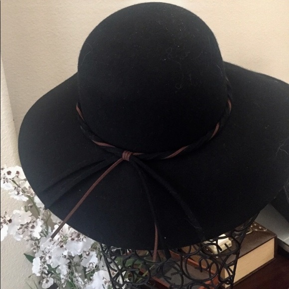 Collectioneighteen Accessories - 💟SALE💟 Black Wool Floppy Hat